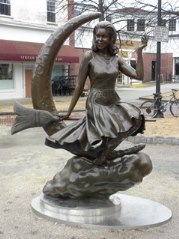 Witchstatue
